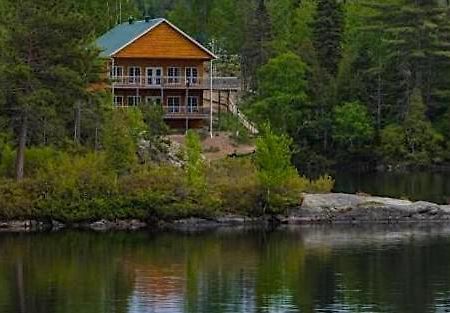 Auberge La Tanière Tadoussac Exterior foto
