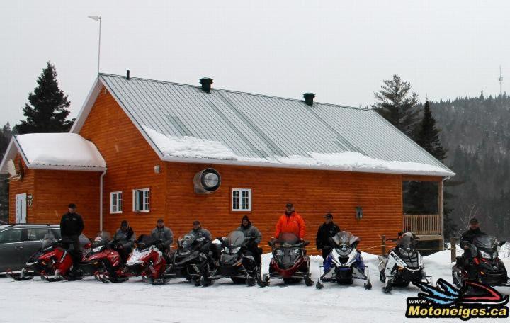 Auberge La Tanière Tadoussac Exterior foto