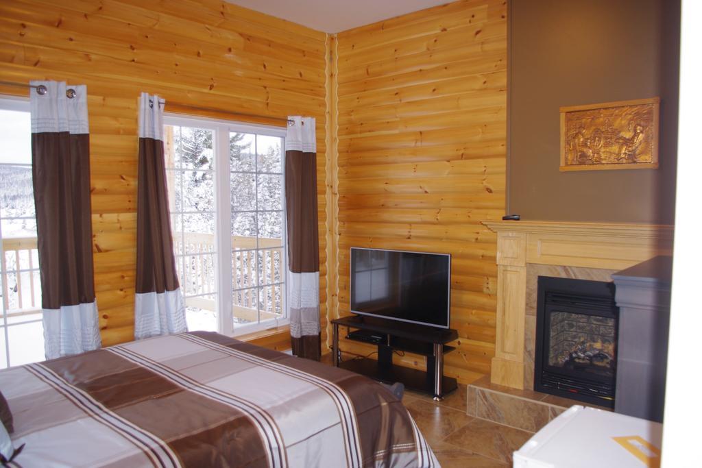 Auberge La Tanière Tadoussac Exterior foto