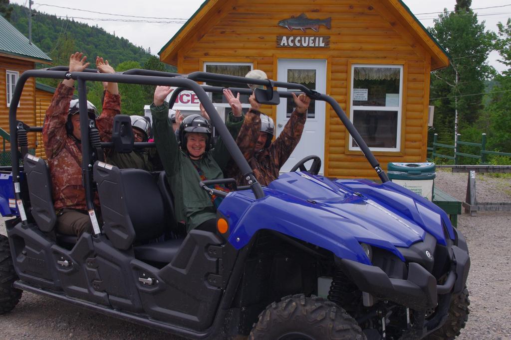 Auberge La Tanière Tadoussac Exterior foto
