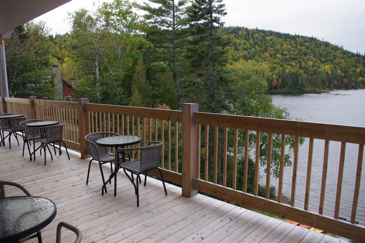 Auberge La Tanière Tadoussac Exterior foto