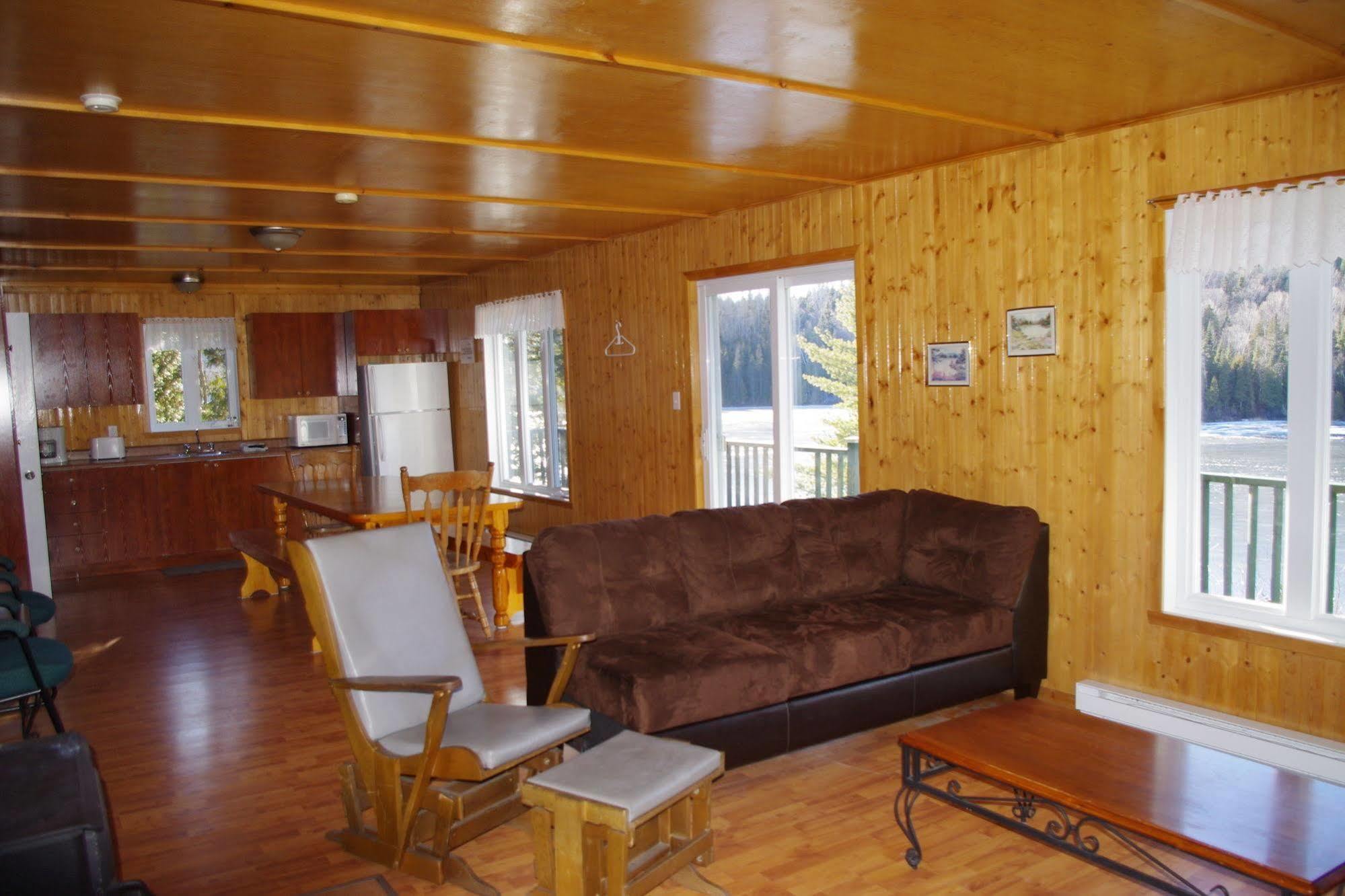 Auberge La Tanière Tadoussac Exterior foto