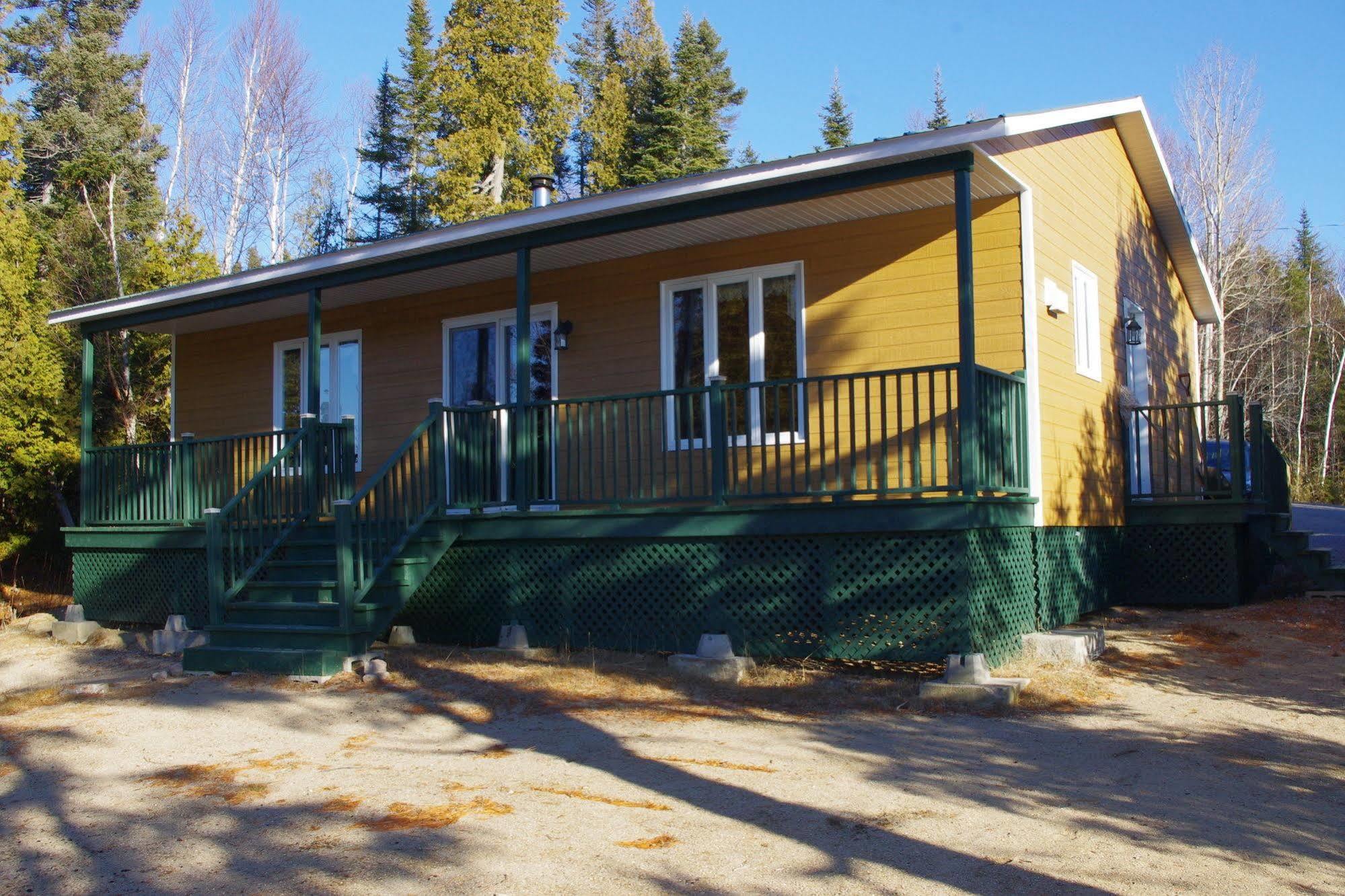 Auberge La Tanière Tadoussac Exterior foto