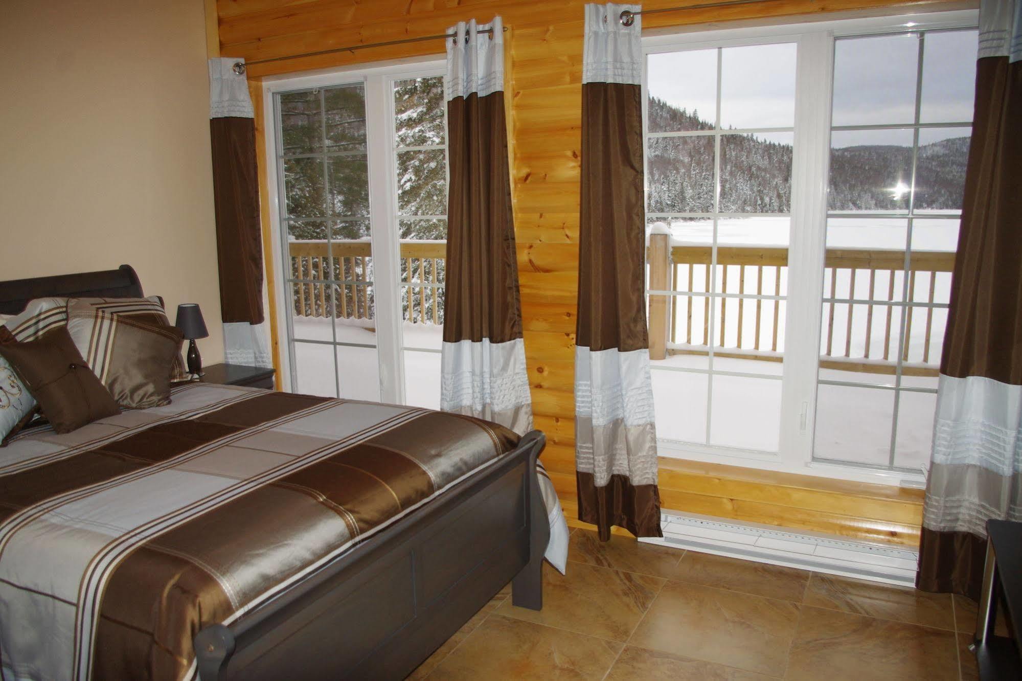 Auberge La Tanière Tadoussac Exterior foto